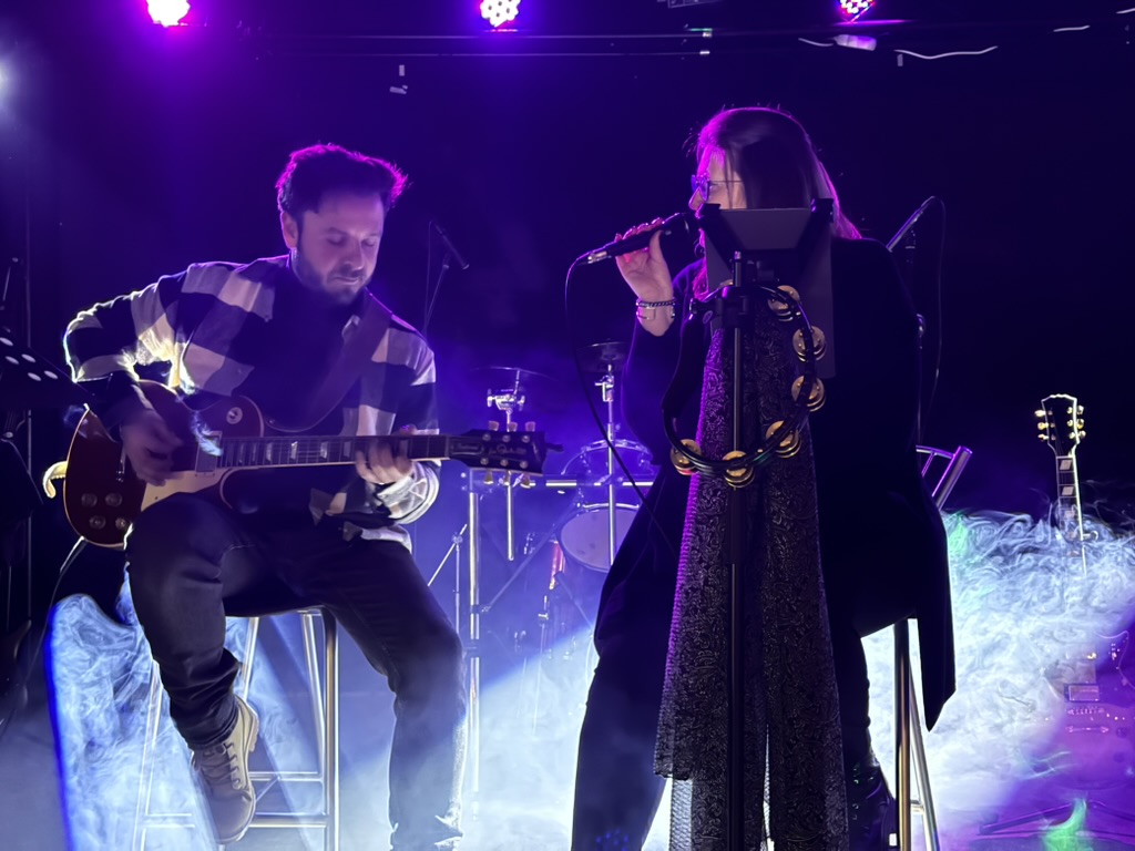 Concert Doische — duo guitariste et chanteuse
