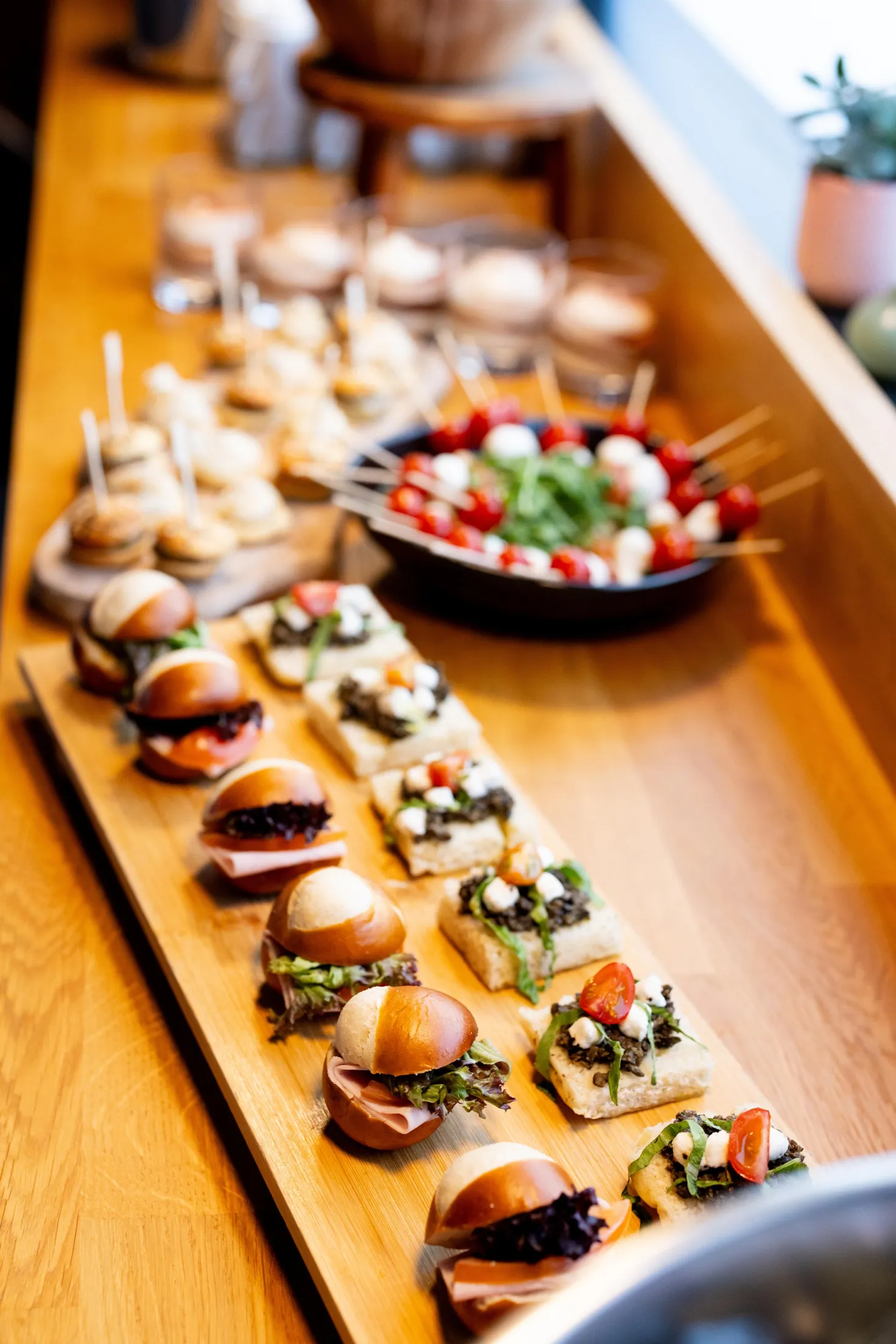 Canapés et mini-burgers